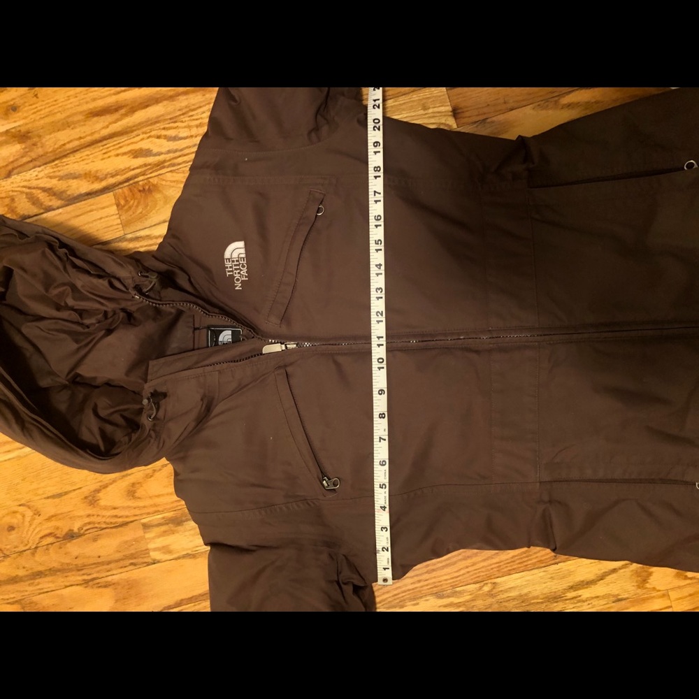 The North Face Parka - Picture 8 of 8